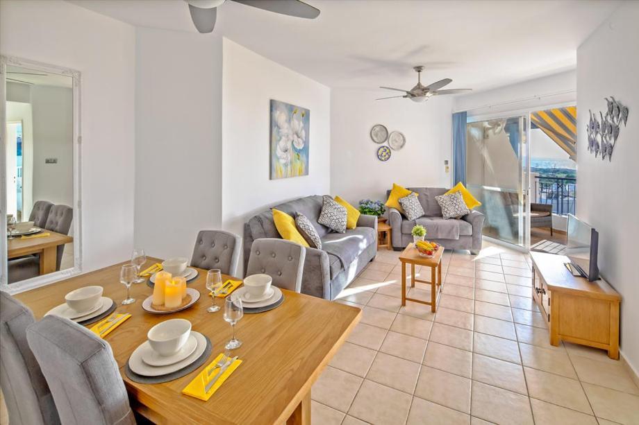 207 Kings Palace Seaview Paphos ภายนอก รูปภาพ