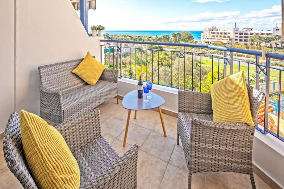 207 Kings Palace Seaview Paphos ภายนอก รูปภาพ