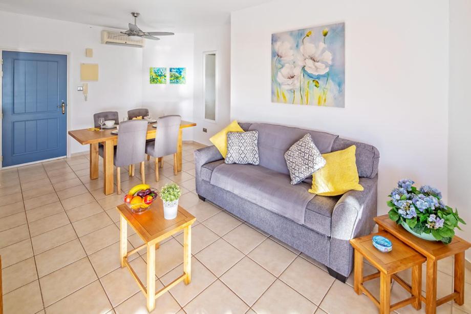 207 Kings Palace Seaview Paphos ภายนอก รูปภาพ